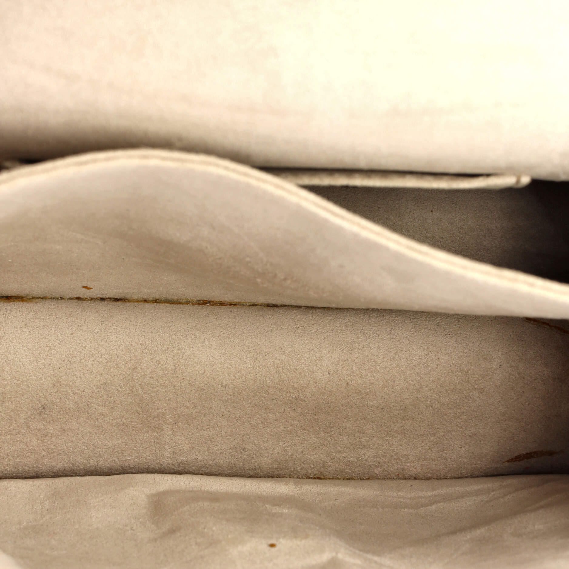 Pre-Loved Fendi Kan I Bag Leather Small - Image 5