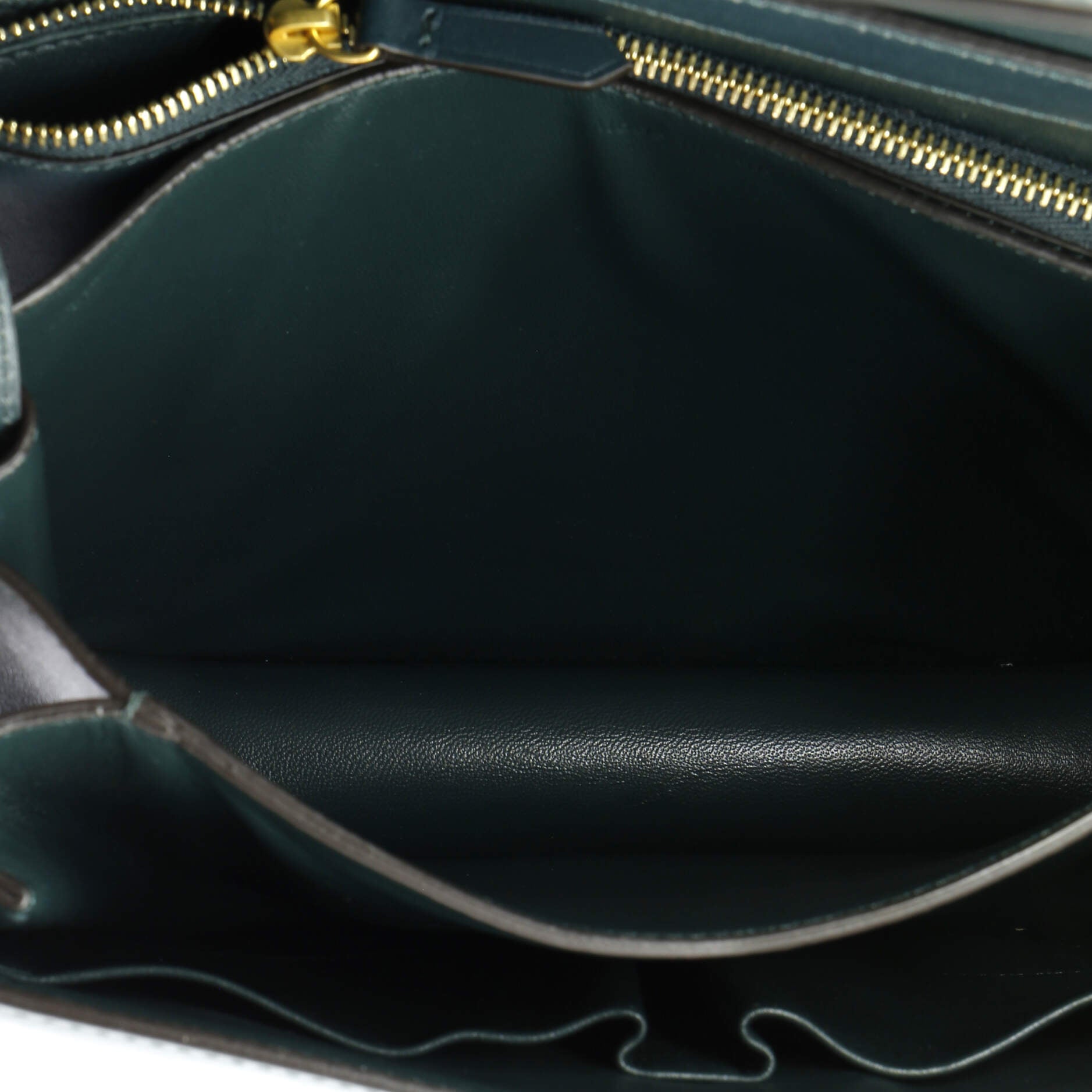 Pre-Loved Celine Classic Box Bag Smooth Leather Medium - Image 5