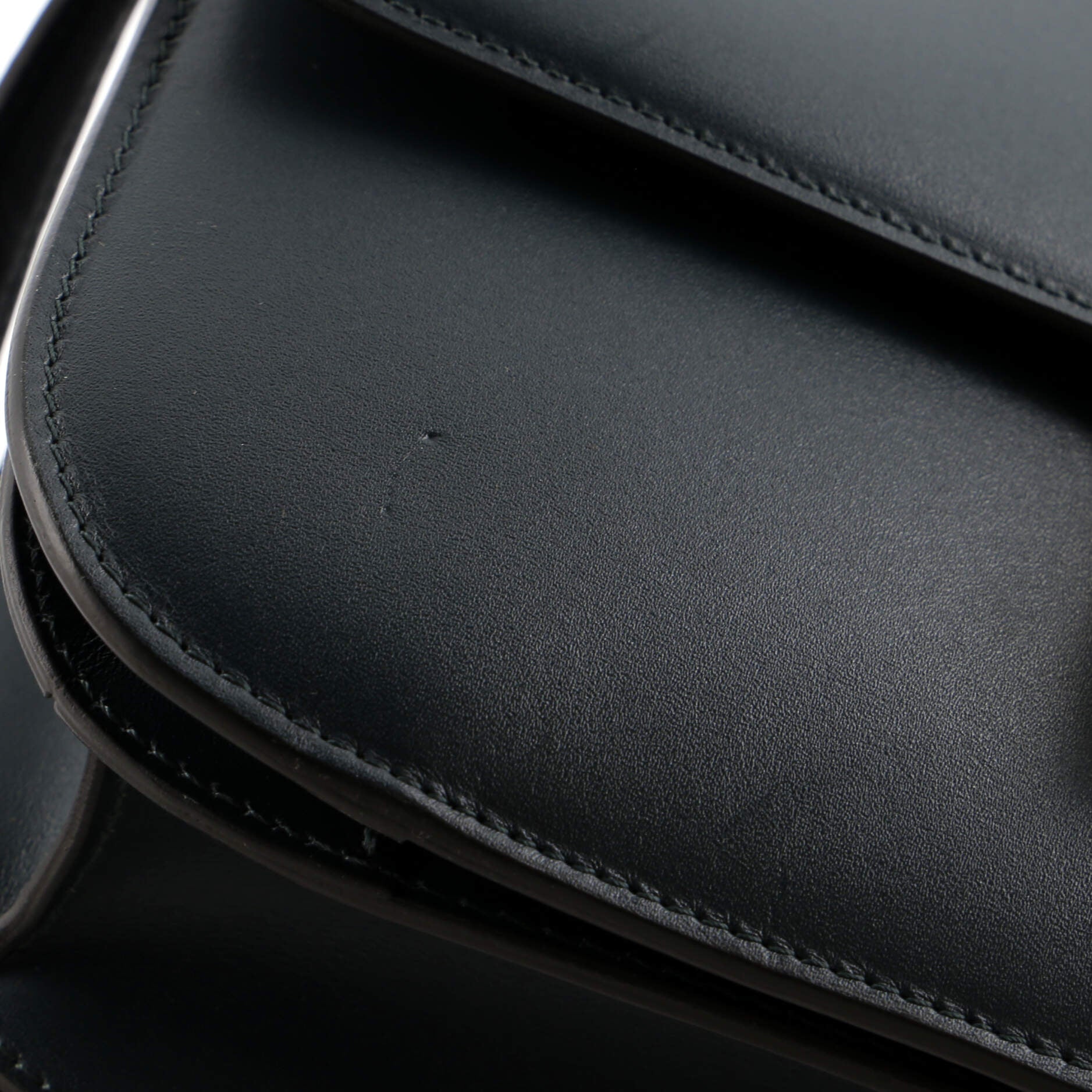 Pre-Loved Celine Classic Box Bag Smooth Leather Medium - Image 7