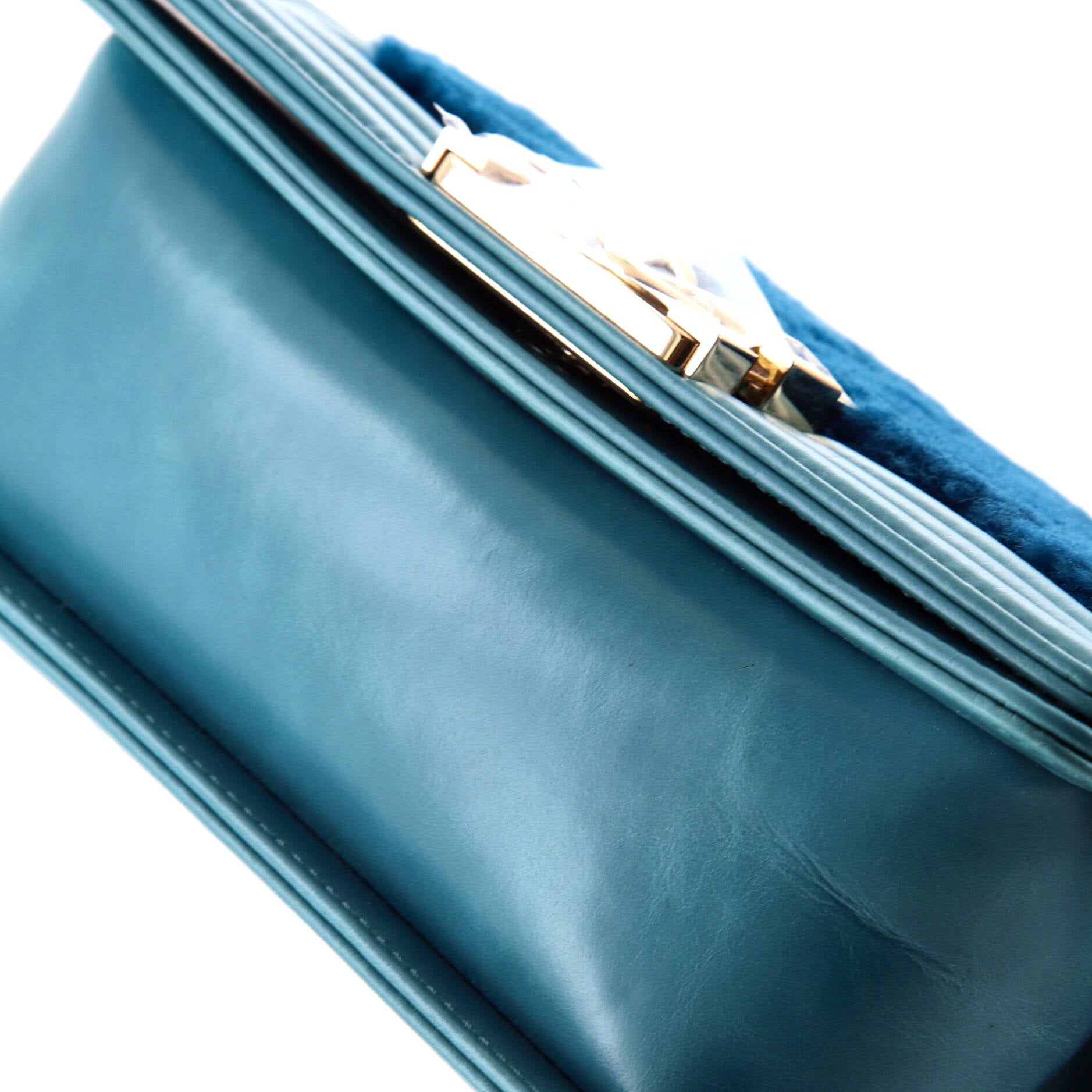 Pre-Loved Chanel Boy Flap Bag Shearling with Leather Small - Image 7