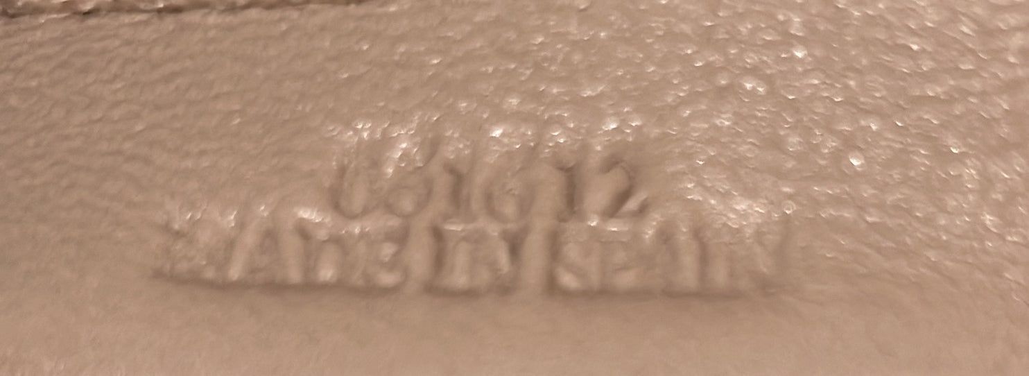 Pre-Loved Loewe Puzzle Bag Leather Medium - Image 8