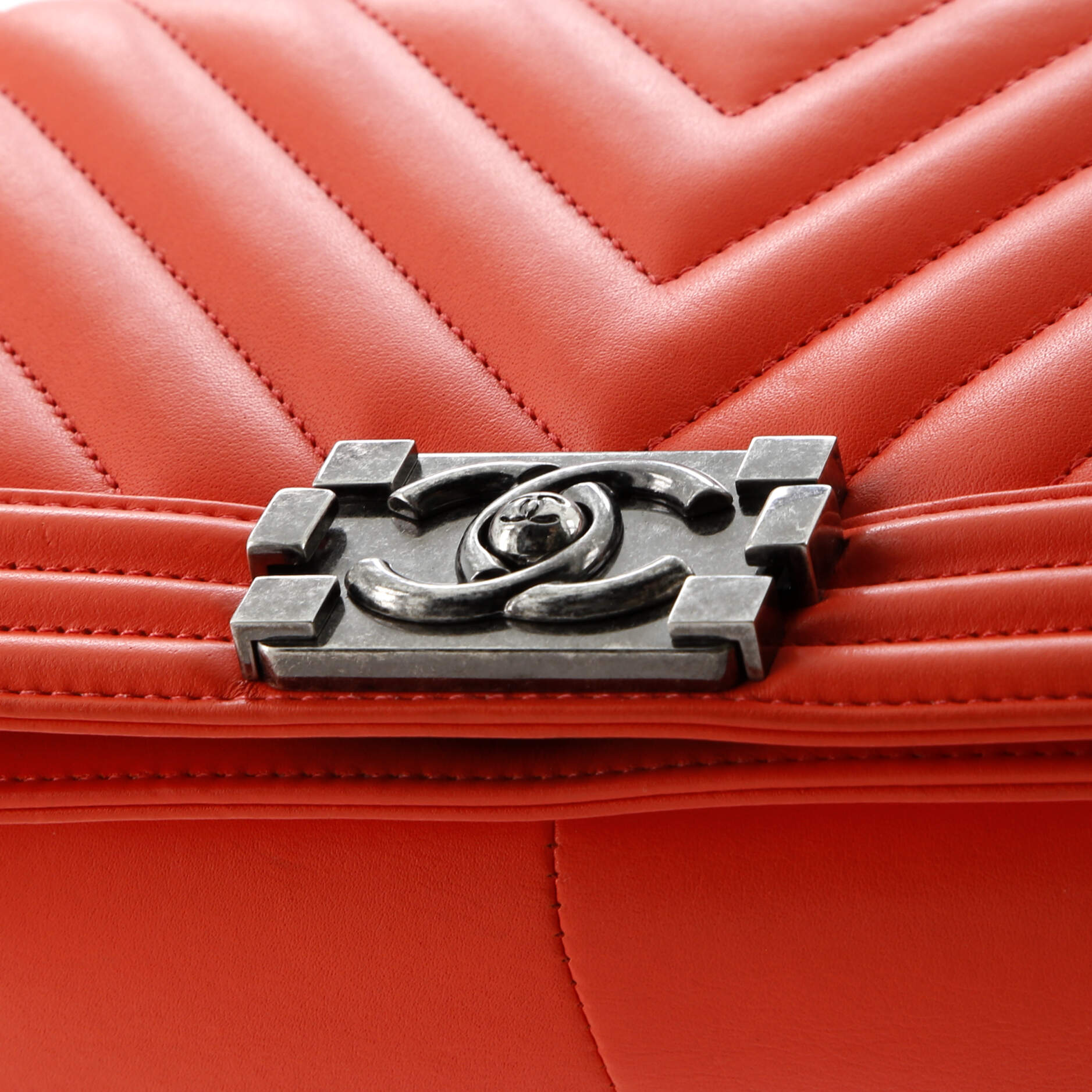 Pre-Loved Chanel Boy Flap Bag Chevron Calfskin Old Medium - Image 13