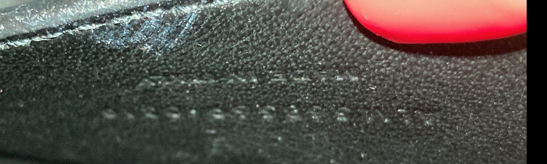 Pre-Loved Saint Laurent Le 61 Saddle Bag Leather Small - Image 7