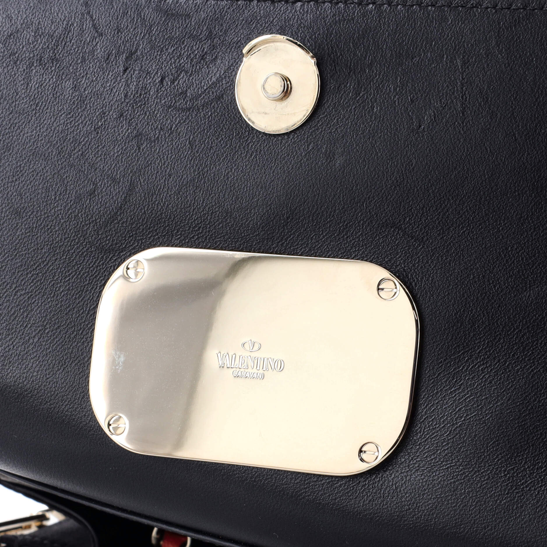 Pre-Loved Valentino VCase Shoulder Bag Leather Small - Image 7