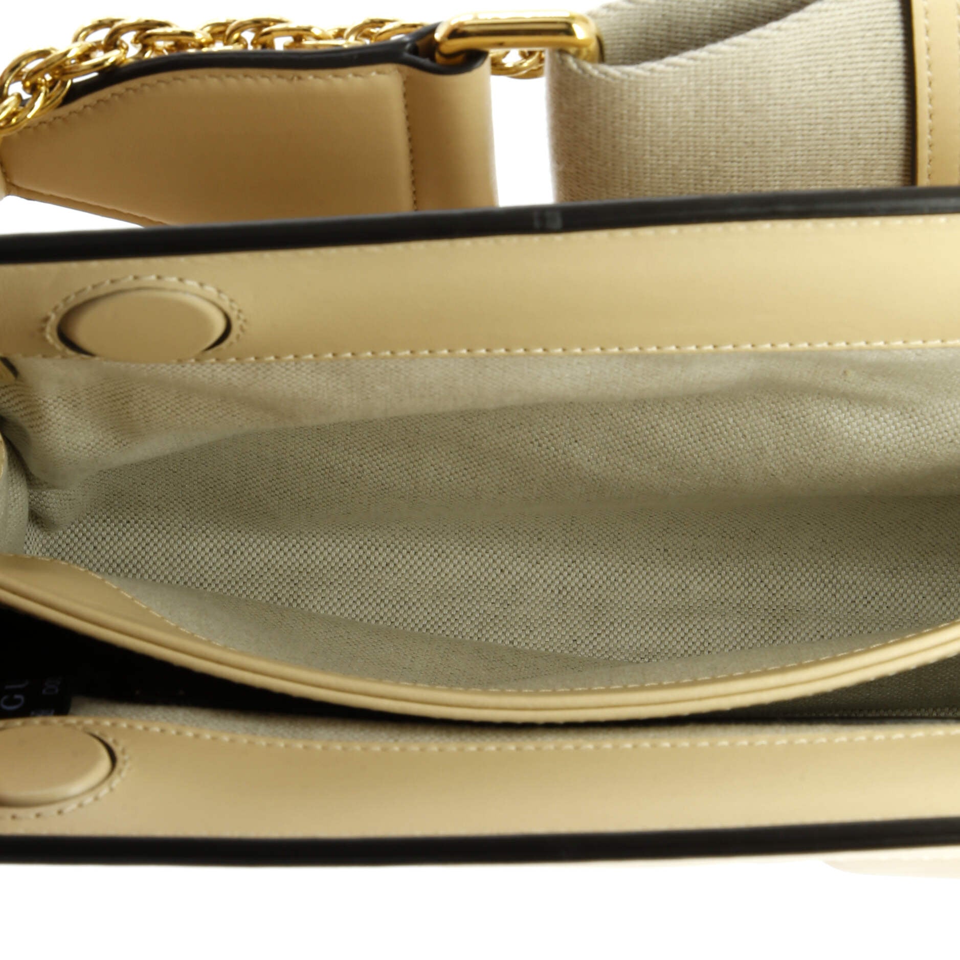 Pre-Loved Gucci GG Shoulder Bag GG Matelasse Leather Small - Image 5