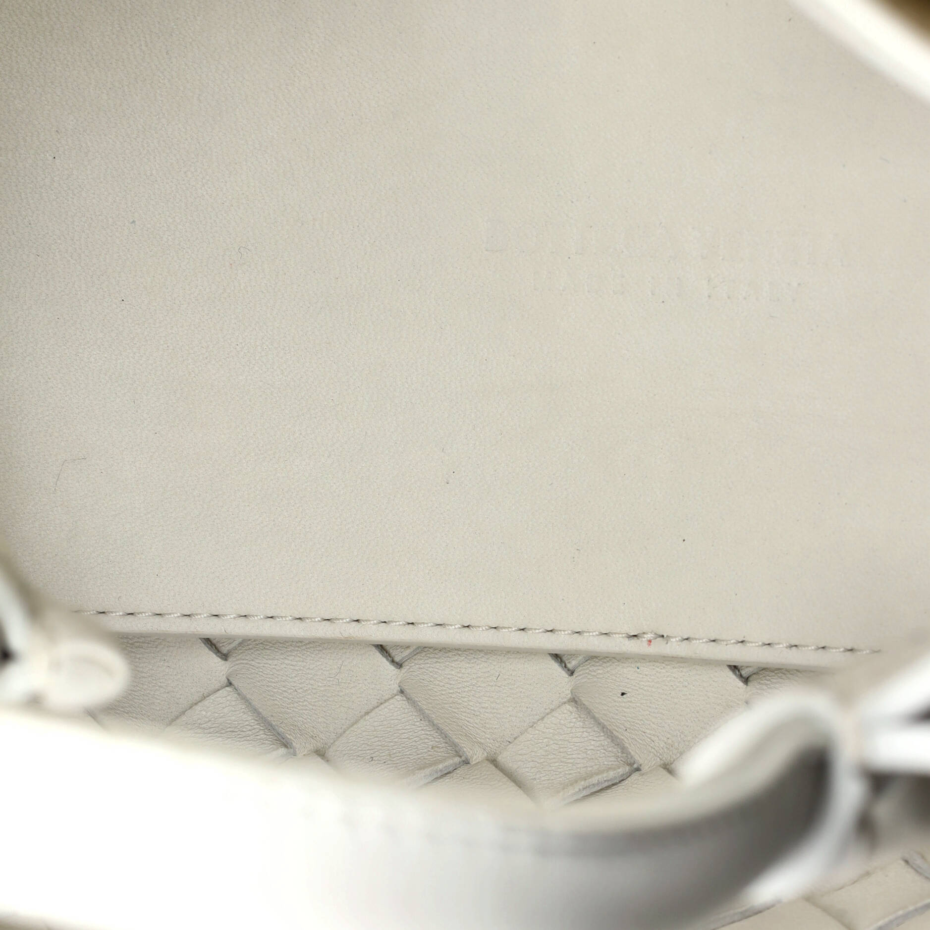 Pre-Loved Bottega Veneta Andiamo East West Top Handle Bag Intrecciato Nappa Small - Image 5