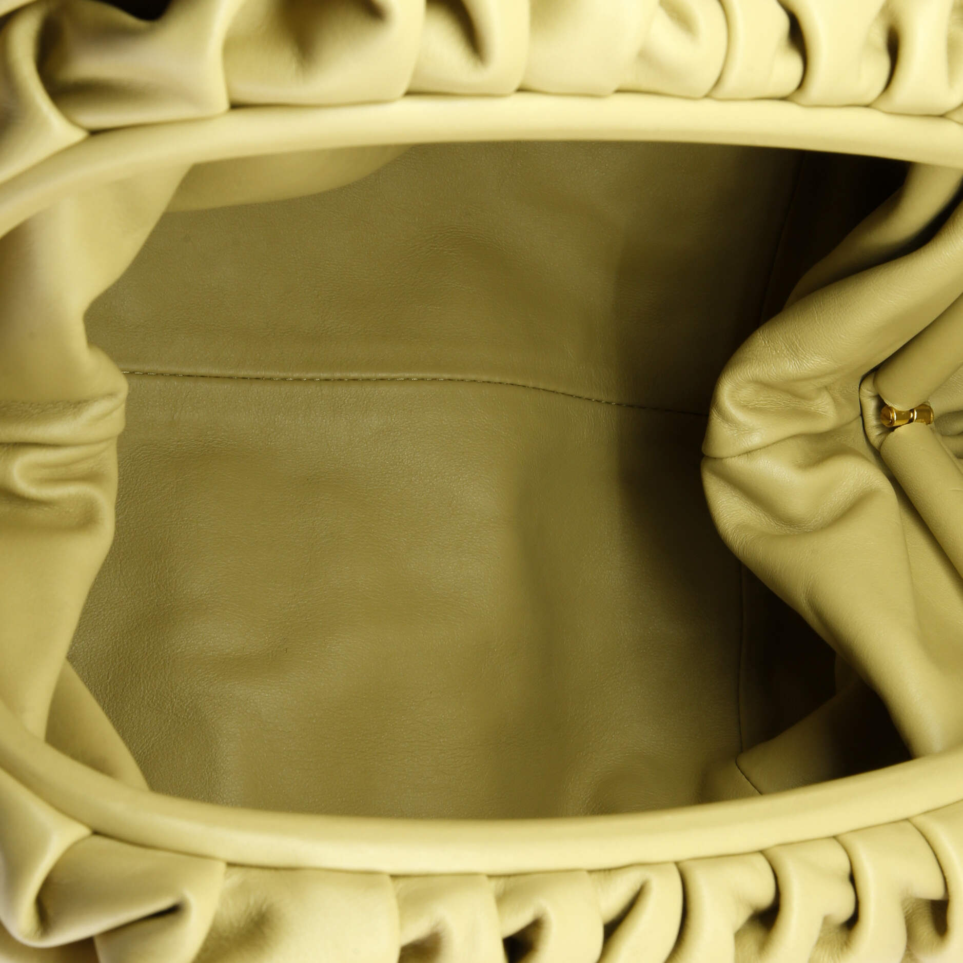 Pre-Loved Bottega Veneta The Pouch Leather Teen - Image 5