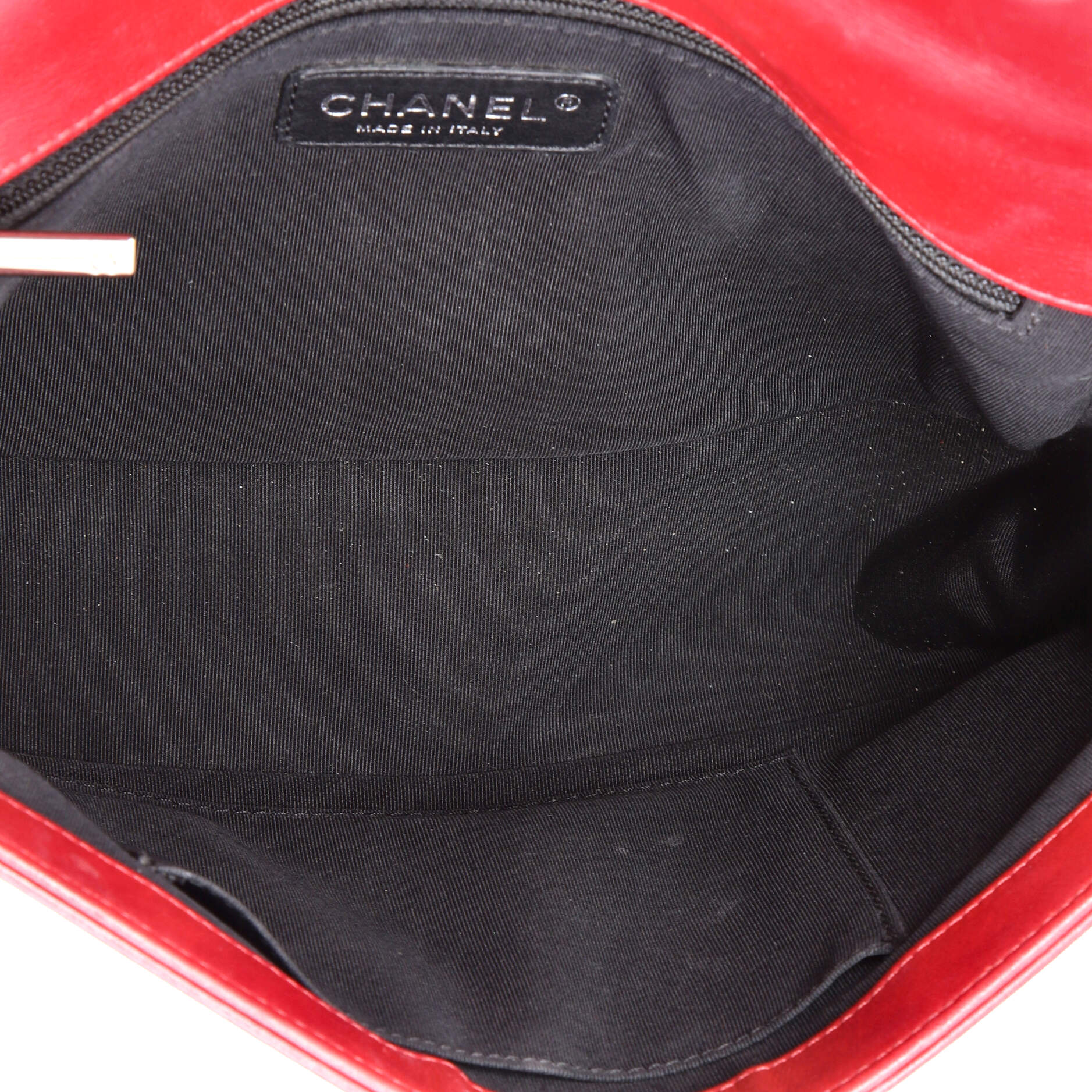 Pre-Loved Chanel Boy Flap Bag Chevron Calfskin with Micro Chain Detail Old Medium - Image 5