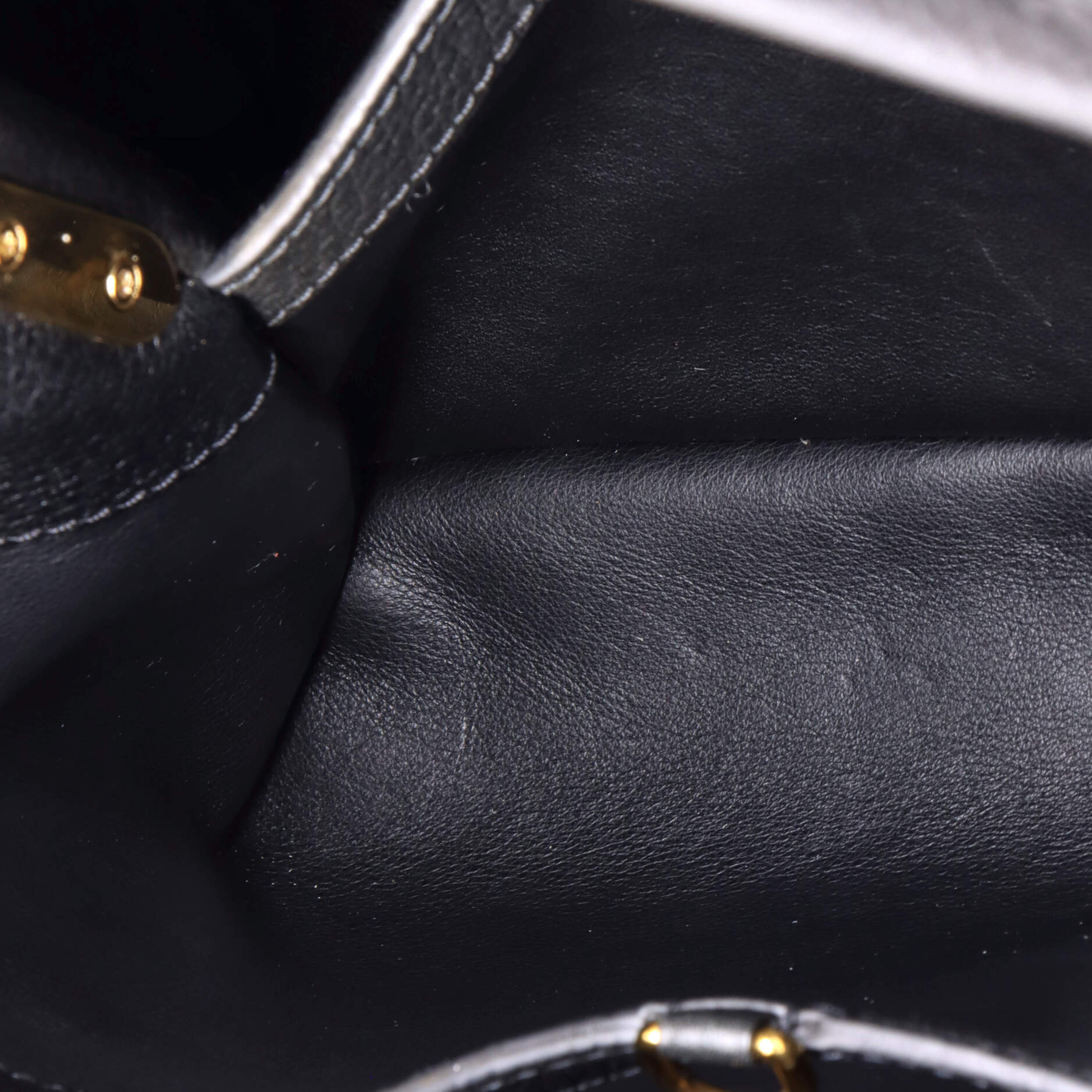 Pre-Loved Louis Vuitton Capucines Bag Leather with Fringe Detail PM - Image 5