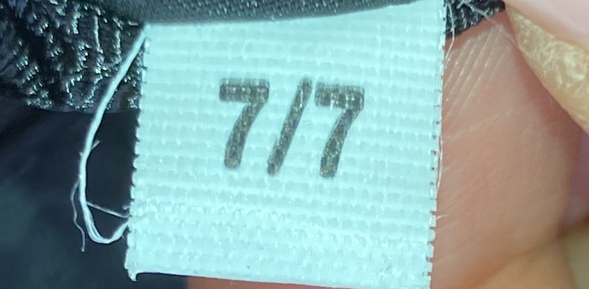 Pre-Loved Prada Re-Edition 2005 Shoulder Bag Tessuto Small - Image 8