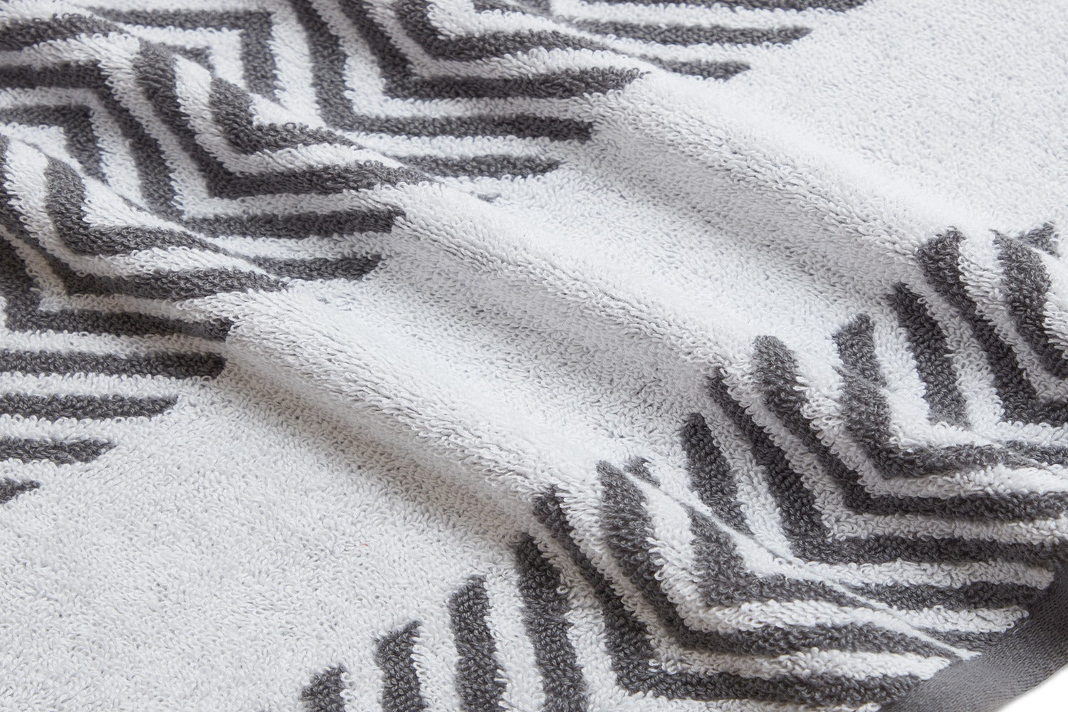 Kathy Ireland 6 Piece Chevron Jacquard Towel Set with Lets Dry - Image 18