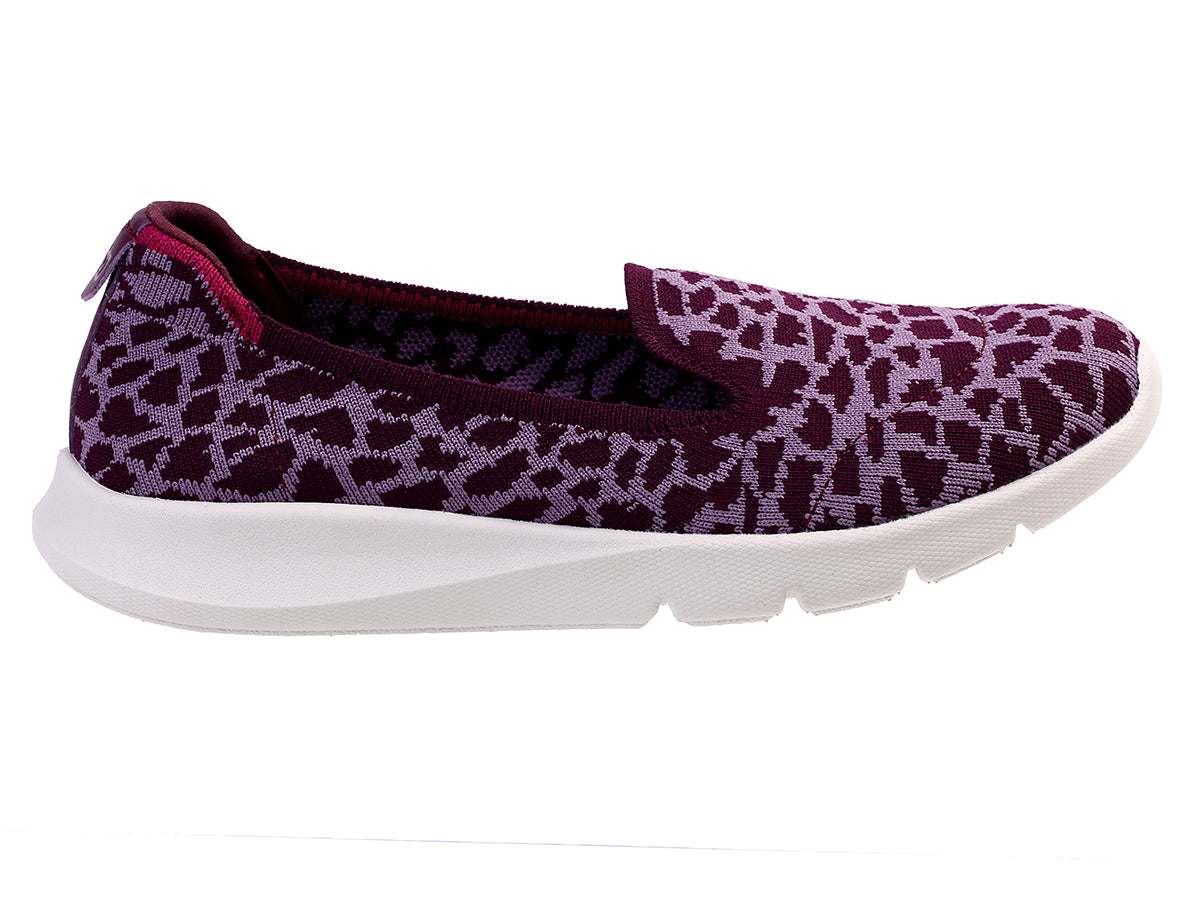 Spenco Epic Stretch Giraffe Women's Slip On Shoes - Image 2