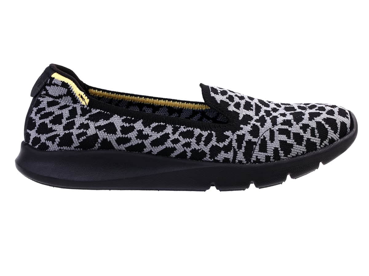 Spenco Epic Stretch Giraffe Women's Slip On Shoes - Image 9